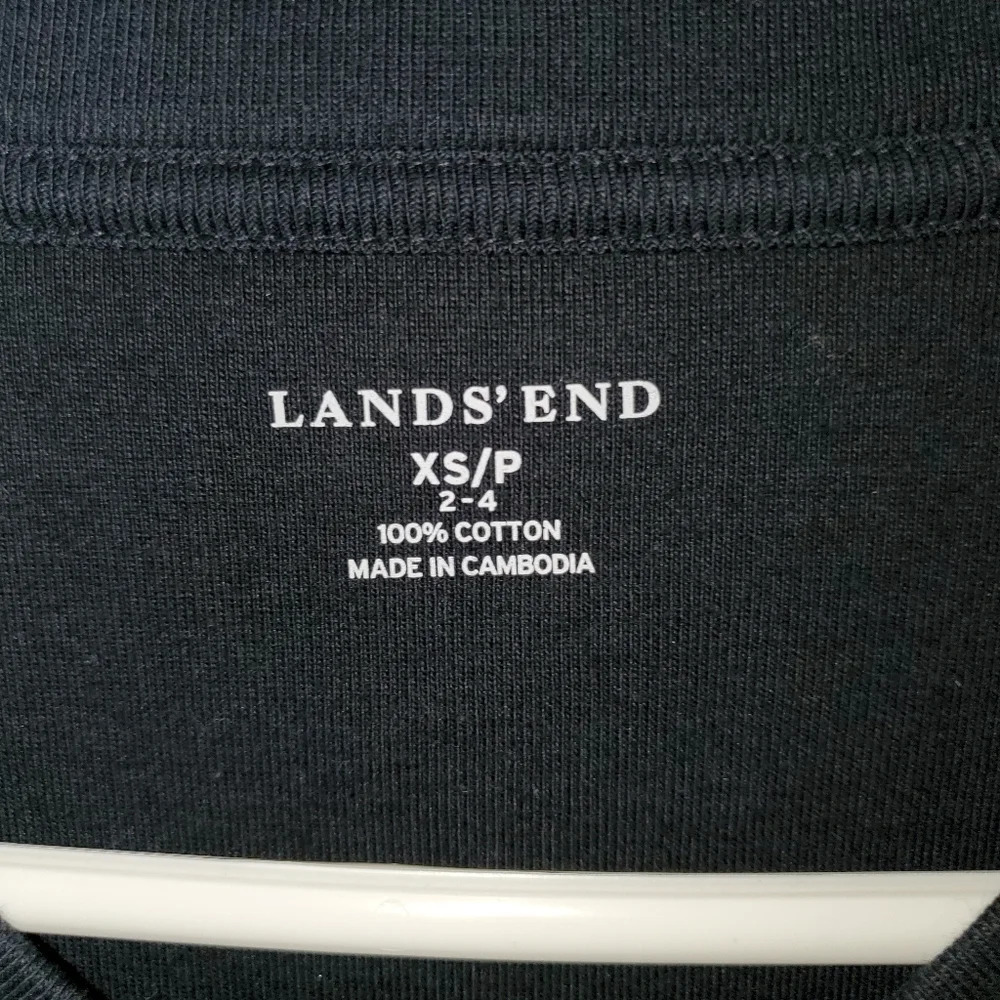 NWT Land's End Black V-neck T-shirt Size XSP - Picture 3 of 5